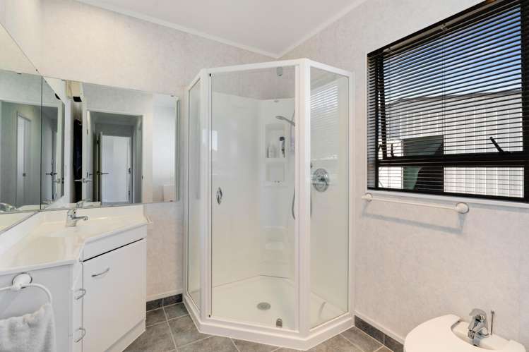 24 Julian Road Onemana_17