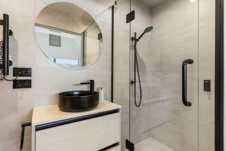 128 The Circle Manly_12