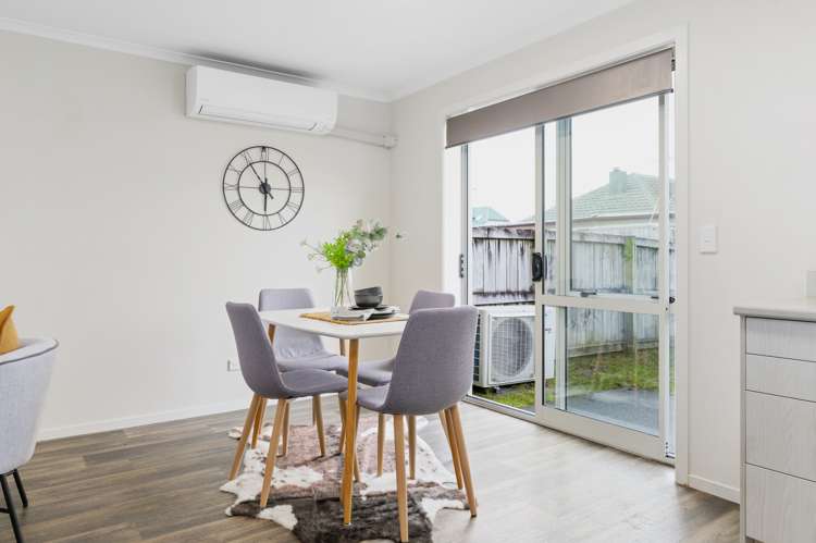 25 Chiefs Court Hamilton East_5