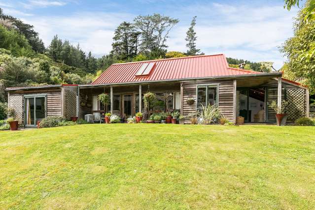 590 Makara Road Makara_4