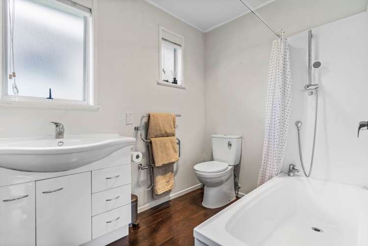 52 Ravenwood Drive Forrest Hill_16