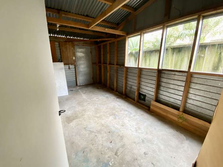 35 Archibald Road Kelston_14