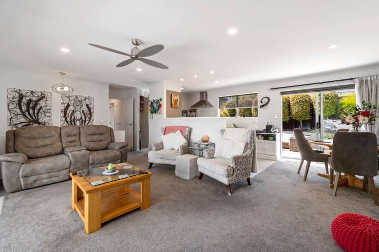 5 Achilles Crescent Welcome Bay_9