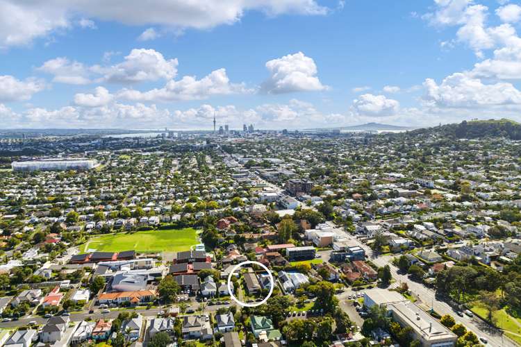 2/13 Brixton Road Mount Eden_13