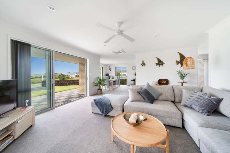 2 Roto View One Tree Point_0