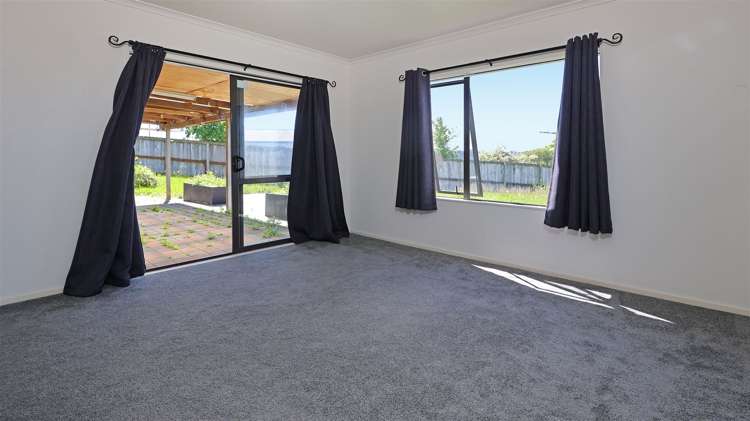 74 Hetherington Road Ranui_12