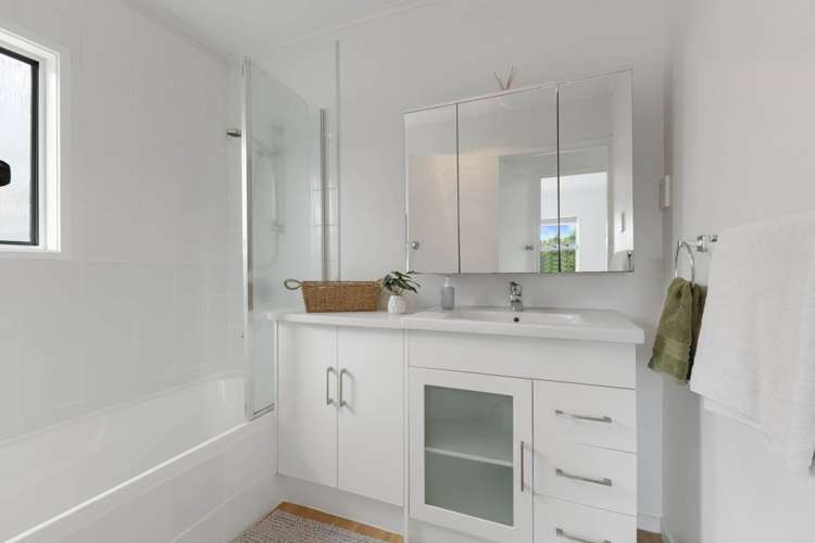 A/12 Evans Road Weymouth_9