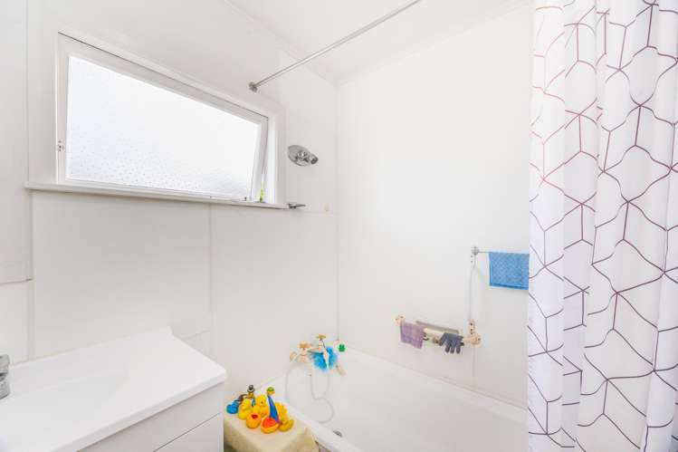 7 Sinclair Avenue Highbury_14