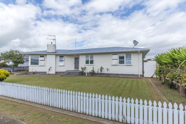 16 Mark Perreau Place Foxton_1