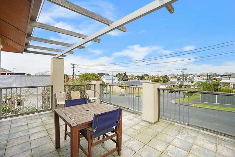 10 Johnstone Street Point Chevalier_13