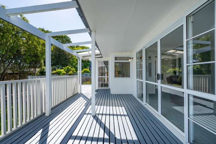 17 Sandalwood Drive Dinsdale_14