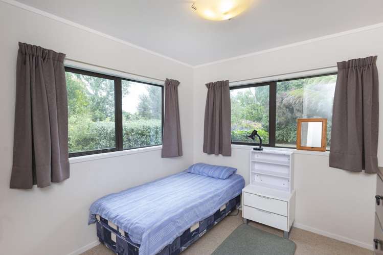 6 Elsdon Best Street Riverdale_11