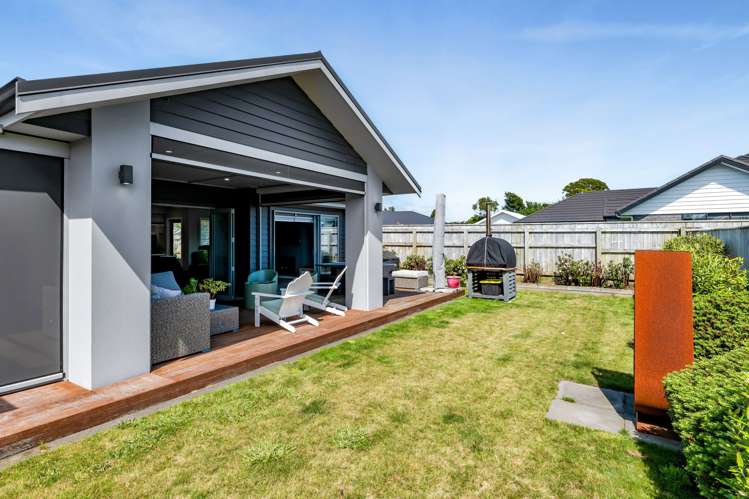 17 Honeyfield Drive Whalers Gate_28