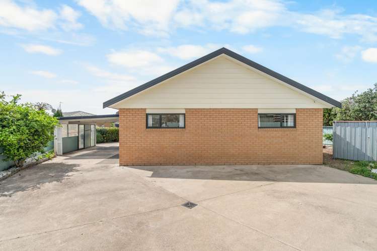 9 Harvard Court Melville_11