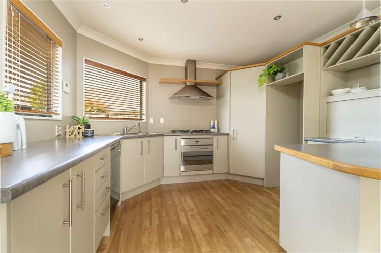 12a Chippenham Grove Churton Park_9