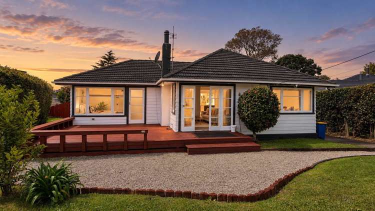 1/12 Neil Avenue Te Atatu Peninsula_17