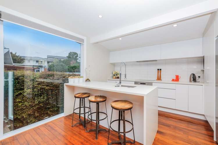 1/19 Lake Road Northcote_2