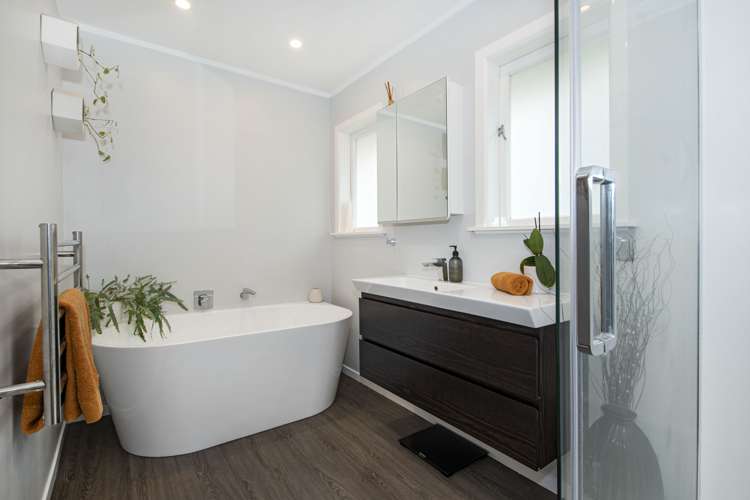 5 Memorial Drive Parahaki_16