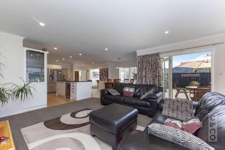 8 Larmer Drive Kumeu_8