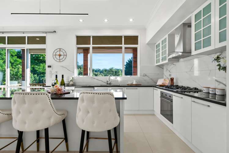 16 Michael Bosher Way Flat Bush_21