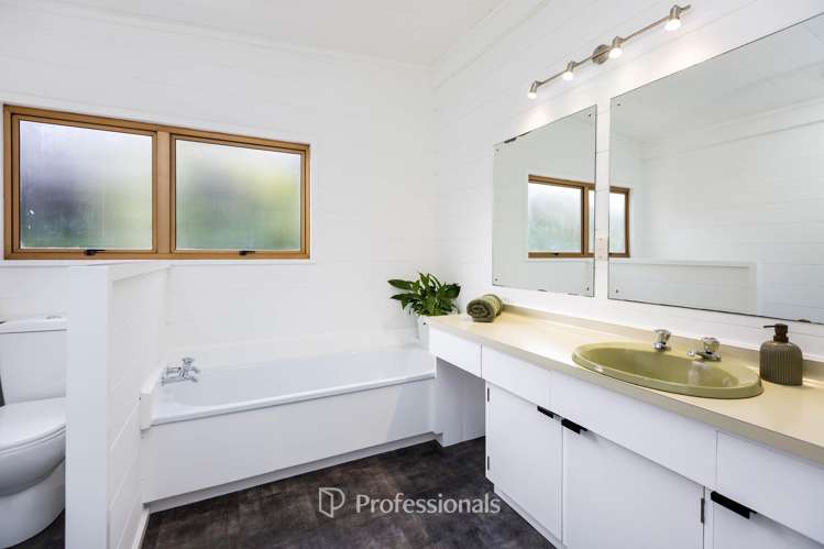 52 Cypress Drive Maungaraki_14