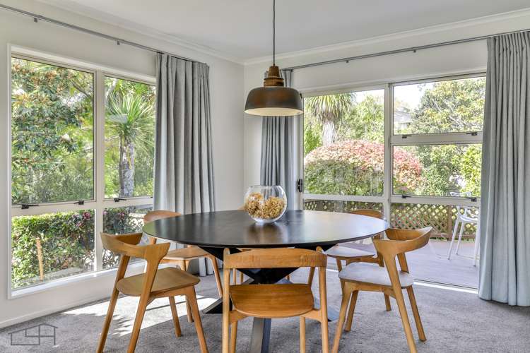 10 Woodfern Crescent Titirangi_5