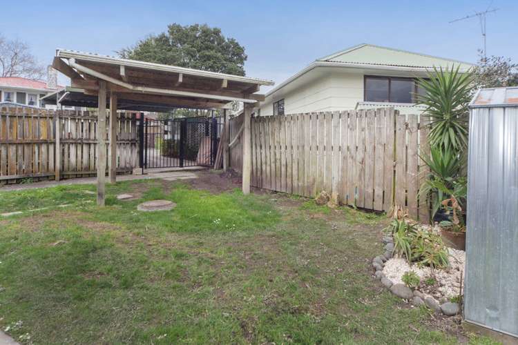 2/55 Mcleod Road Te Atatu South_13