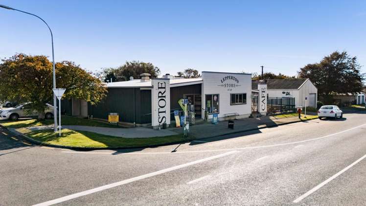 534 Richmond Road Lepperton_14
