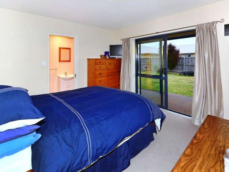 33 North Terrace Darfield_9