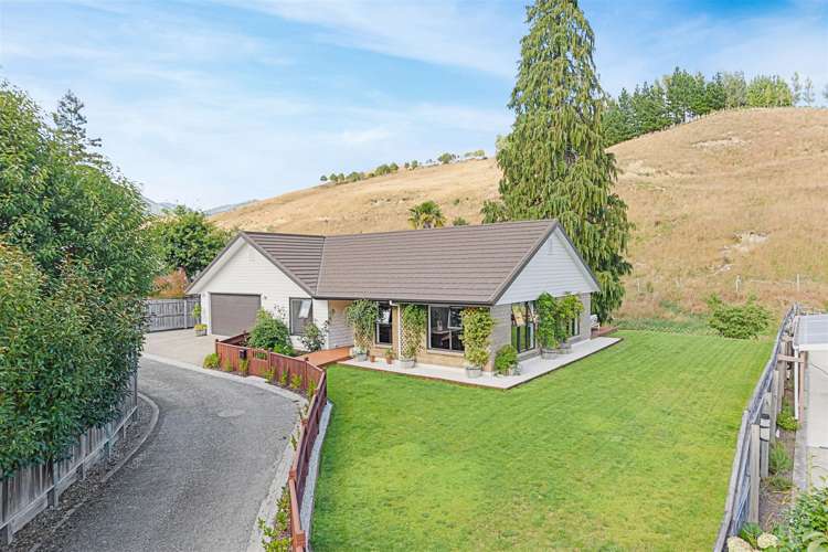 32 Sunningdale Drive Stoke_26