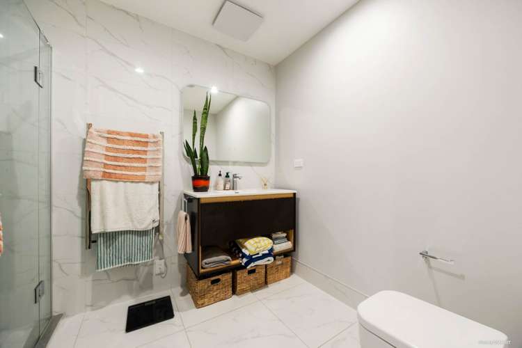 03/27g Enfield Street Mount Eden_11