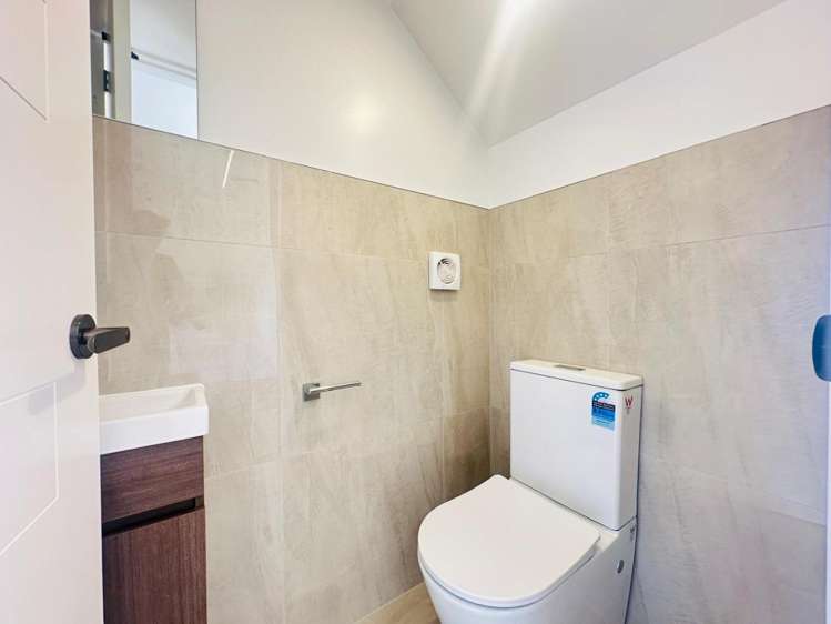 115 Luke Street East 10057_7