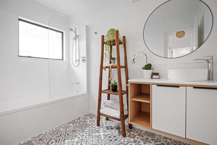 1 Hall Road Matua_16