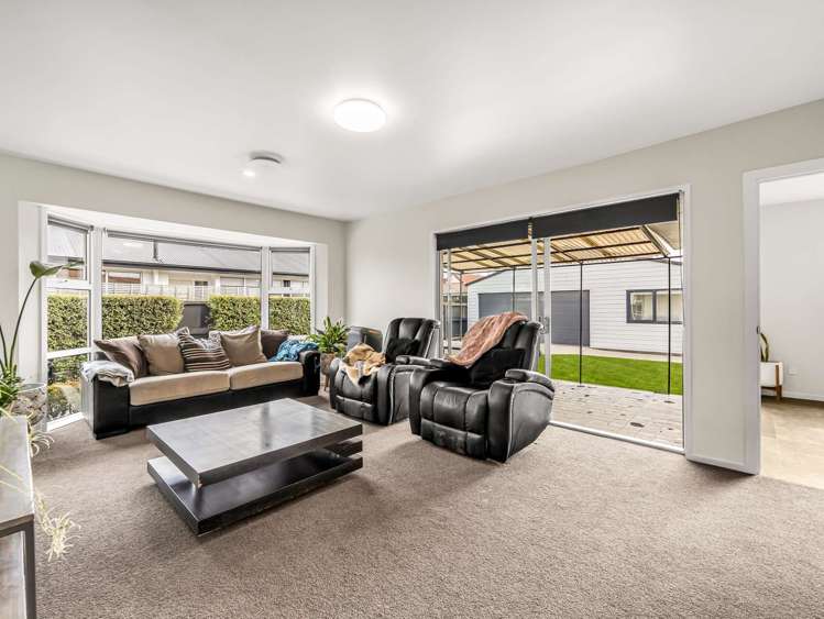 81 Gray Crescent_2