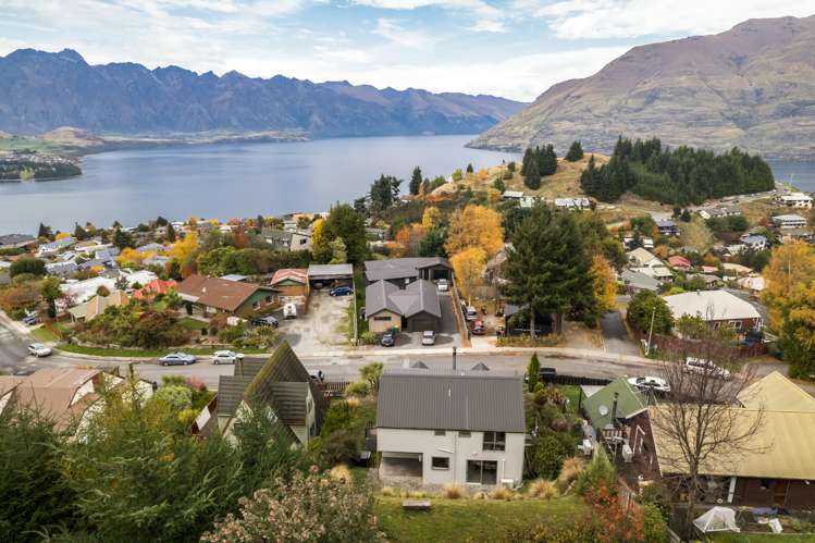 27 Lochy Road Fernhill/Sunshine Bay_24