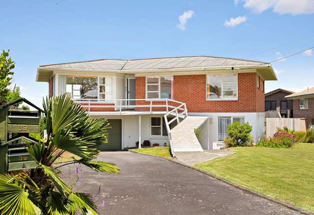 39 Toroa Street, Torbay