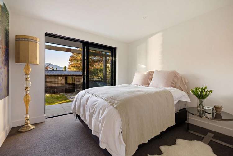 27 Arrowtown-Lake Hayes Road Lake Hayes_16