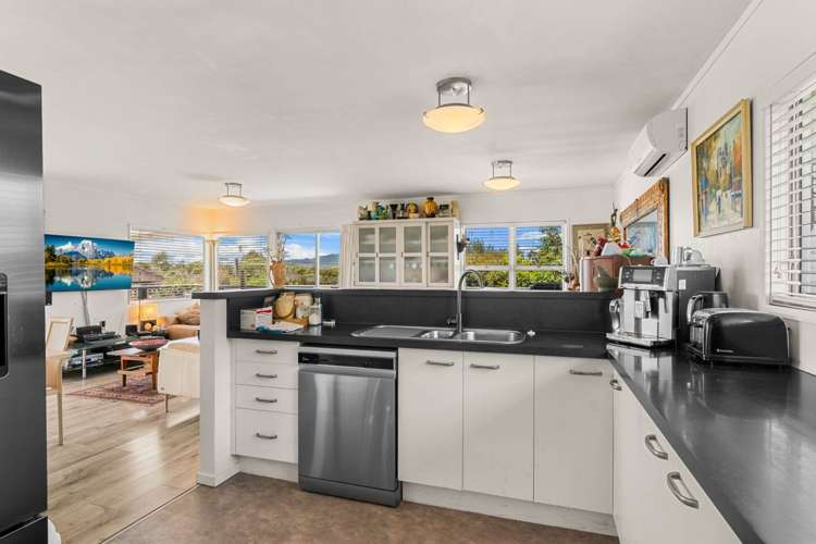 28 Pyle Road West One Tree Point_15