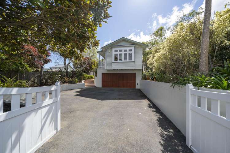29 Seaview Road Paremata_40