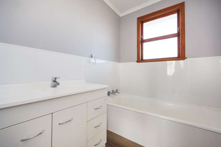 82 Keith Street Roslyn_11