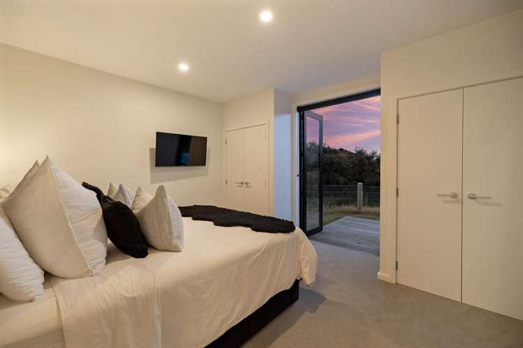 15 McKenzies Shute Jacks Point_11