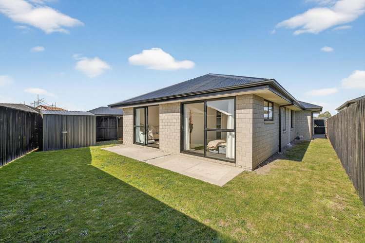 29 Jean Batten Lane_2