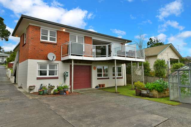 Fantastic Family Rental in the Heart of Helensville