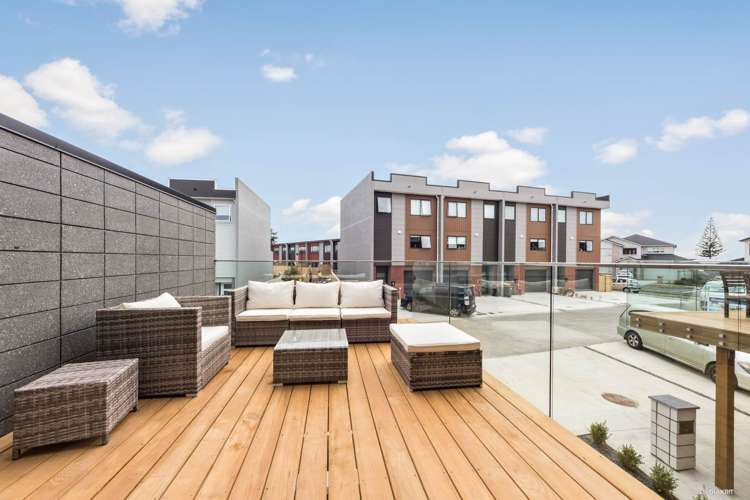 10 Meritage Lane Te Atatu South_1