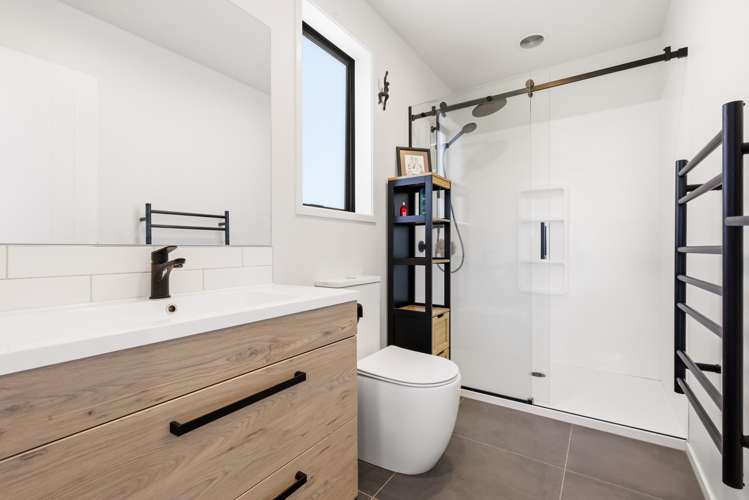 31 Otutira Drive Kinloch_10