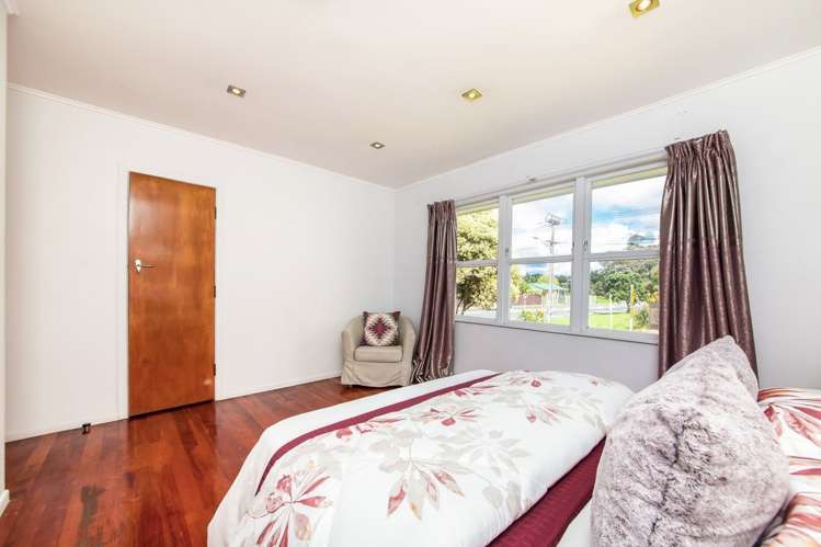 90 Vodanovich Road Te Atatu South_20