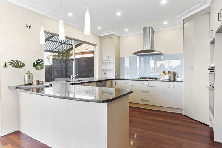 213 Te Atatu Road Te Atatu South_10