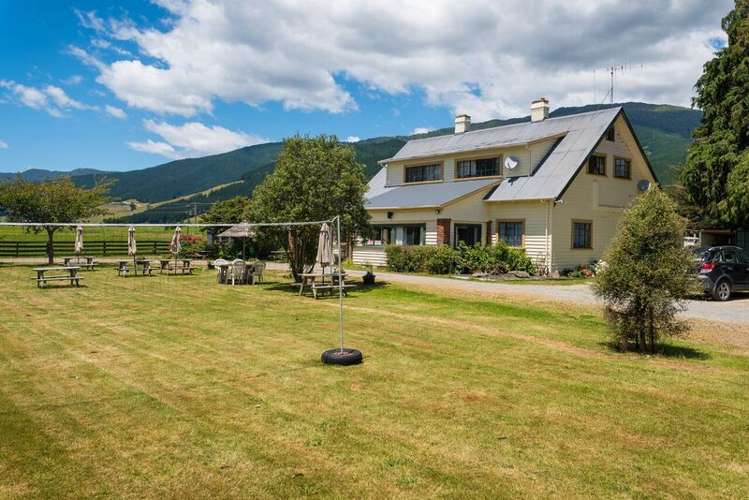 1162 Queen Charlotte Drive Anakiwa and Surrounds_5