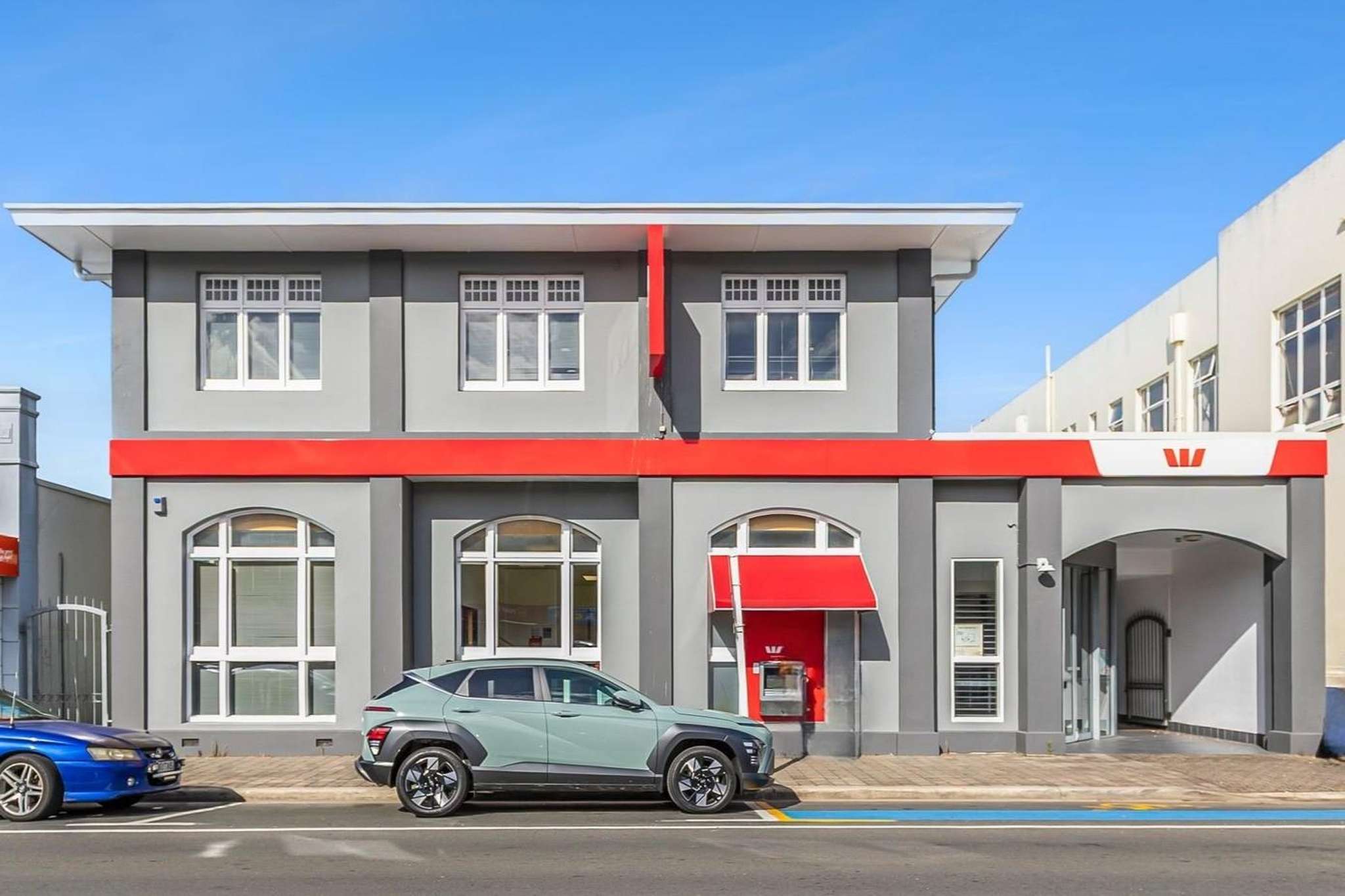 Plenty of interest in town centre bank