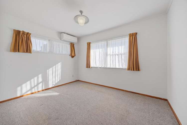 84 Barrys Road Glendene_9